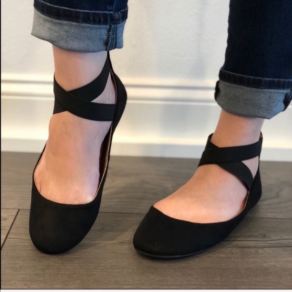 ✨ONE DAY SALE✨CHIC BLACK BALLET FLATS WITH STRAPS - Picture 2 of 4